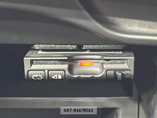 Nissan NOTE 2018-03 279856-5