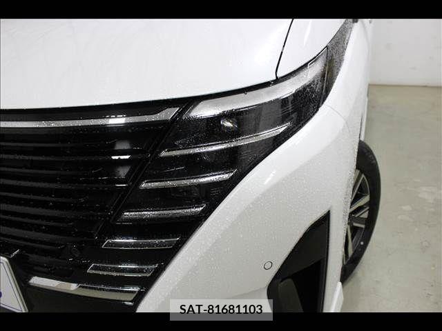 Nissan SERENA 2023-08 284279-3