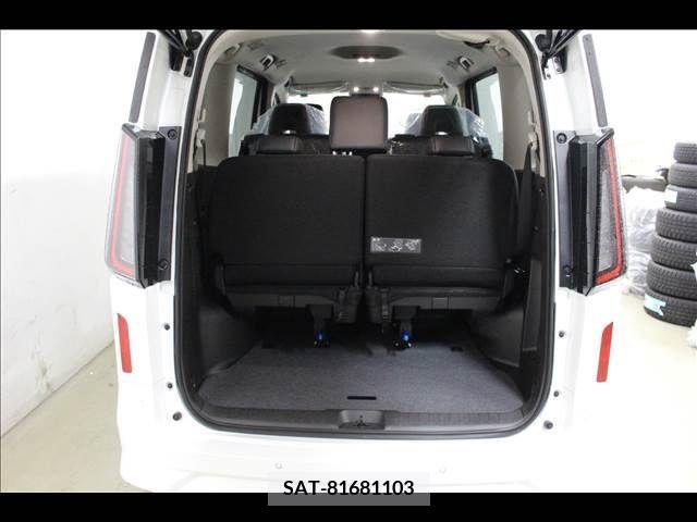 Nissan SERENA 2023-08 284279-9