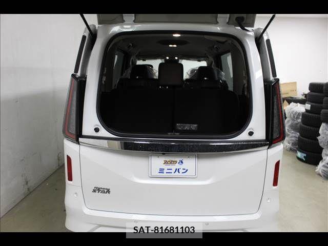 Nissan SERENA 2023-08 284279-8