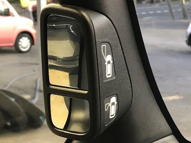 Honda N BOX CUSTOM 2018-03 194910-23