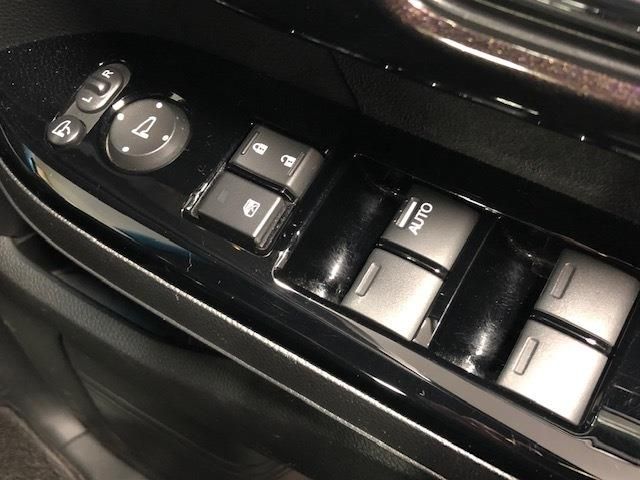 Honda N BOX CUSTOM 2018-03 194910-22