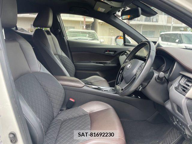 Toyota C-HR 2017-08 232599-5