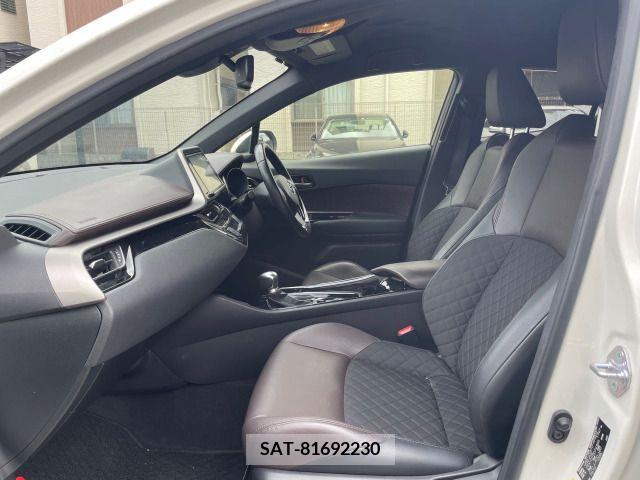 Toyota C-HR 2017-08 232599-6