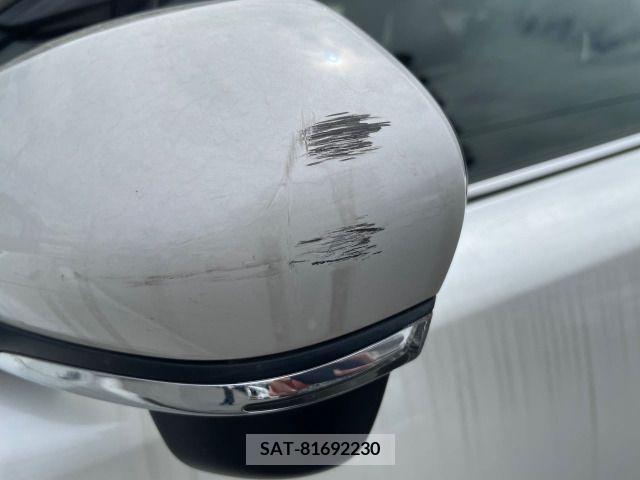 Toyota C-HR 2017-08 232599-14