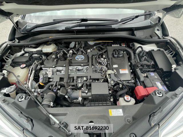 Toyota C-HR 2017-08 232599-11