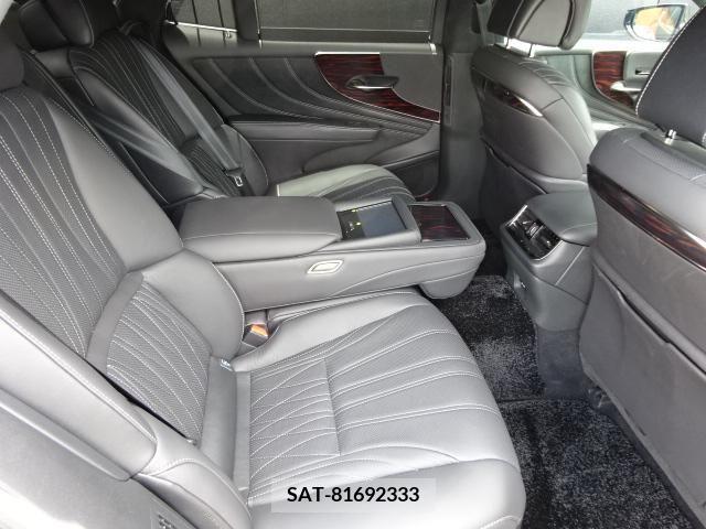 Lexus LS 2021-02 388349-11