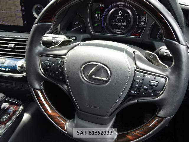 Lexus LS 2021-02 388349-15