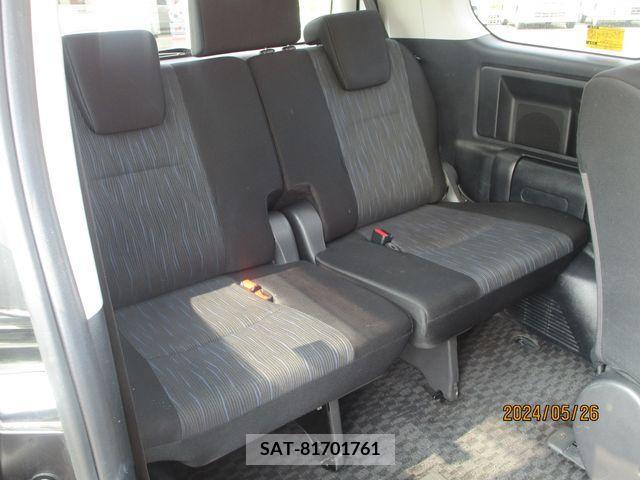 Toyota NOAH 2011-02 279562-10