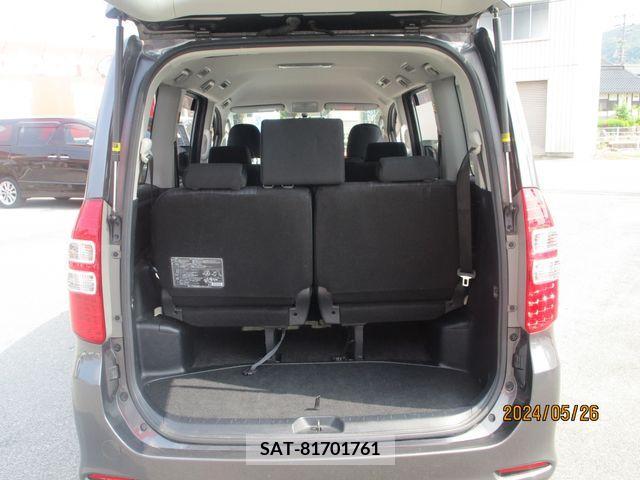 Toyota NOAH 2011-02 279562-11
