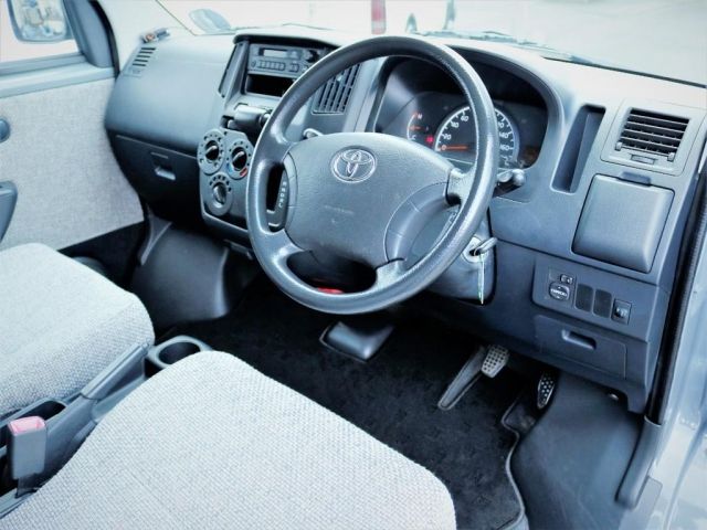 Toyota LITEACE VAN 2017-01 29284-1