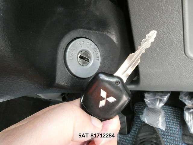 Mitsubishi TOWN BOX 2011-09 289861-13