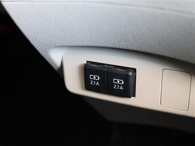 Toyota SIENTA 2021-03 194685-9