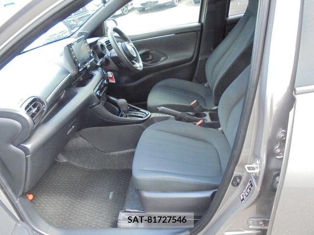 Toyota YARIS 2022-01 330174-12