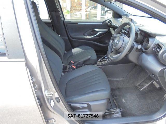Toyota YARIS 2022-01 330174-10