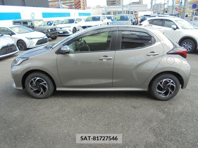 Toyota YARIS 2022-01 330174-8