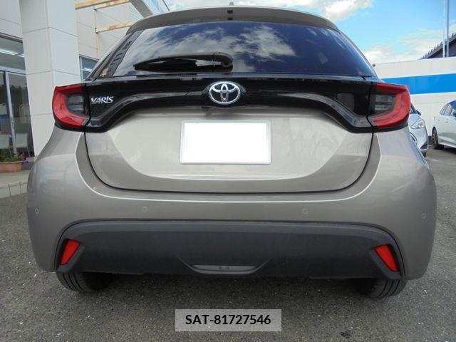 Toyota YARIS 2022-01 330174-7