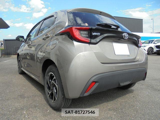 Toyota YARIS 2022-01 330174-2
