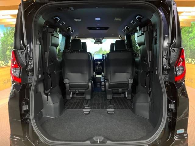 Toyota NOAH HYBRID 2022-04 182055-13