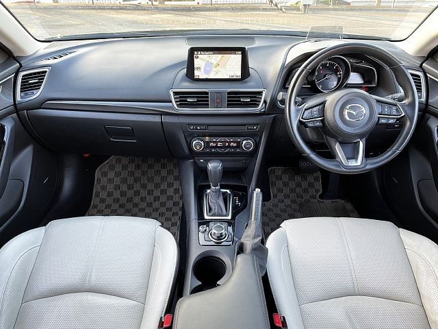 Mazda AXELA SPORT 2016-09 9441-1