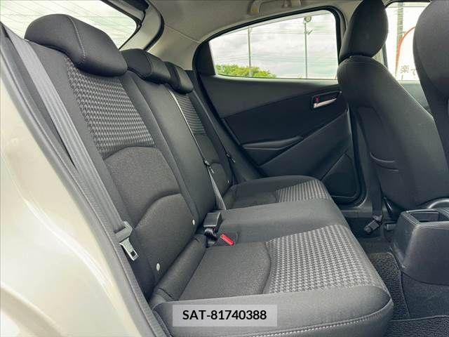 Mazda DEMIO 2017-04 301892-19