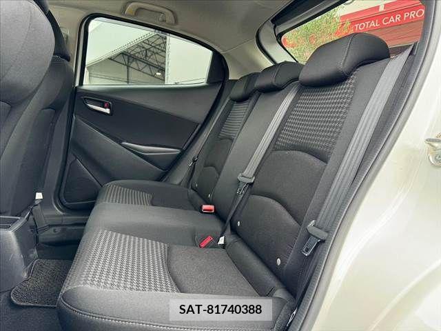 Mazda DEMIO 2017-04 301892-17
