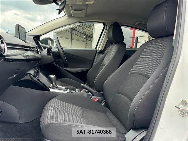 Mazda DEMIO 2017-04 301892-16