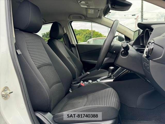 Mazda DEMIO 2017-04 301892-15