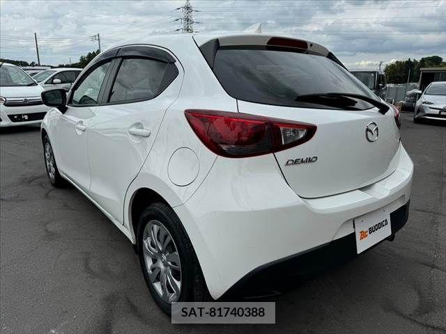 Mazda DEMIO 2017-04 301892-14