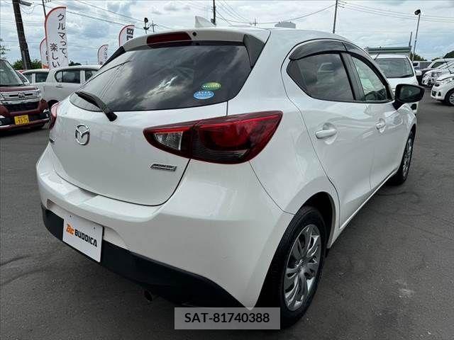 Mazda DEMIO 2017-04 301892-12