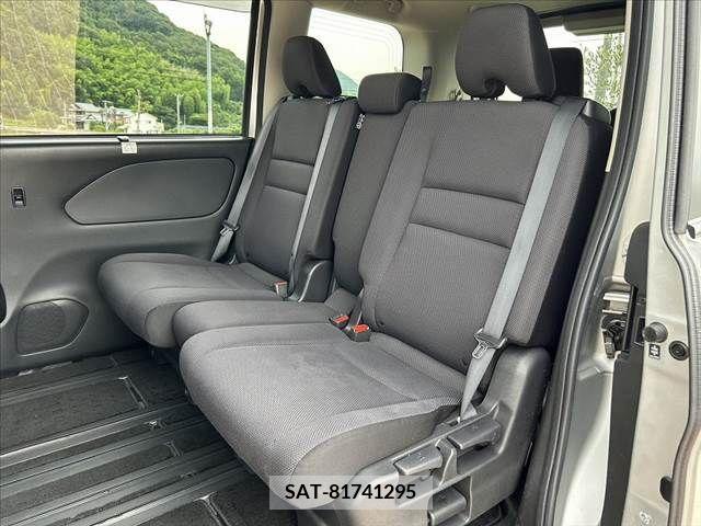 Nissan SERENA 2016-10 324860-17