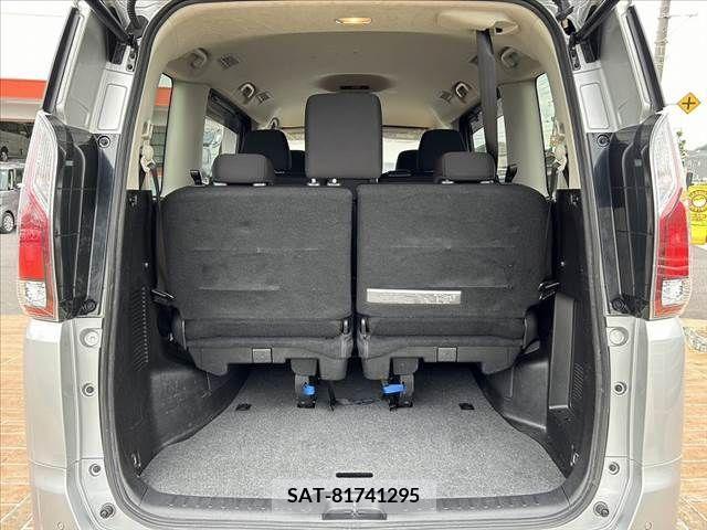 Nissan SERENA 2016-10 324860-19