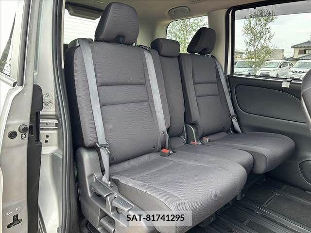Nissan SERENA 2016-10 324860-18