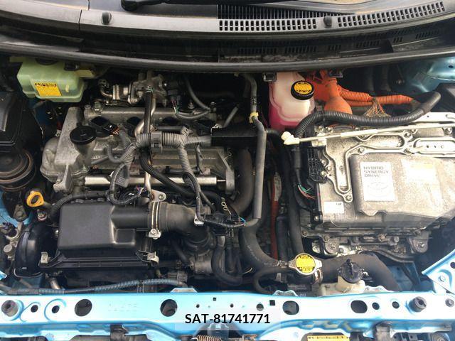 Toyota AQUA 2013-08 383989-9