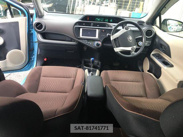 Toyota AQUA 2013-08 383989-5