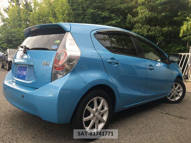 Toyota AQUA 2013-08 383989-3