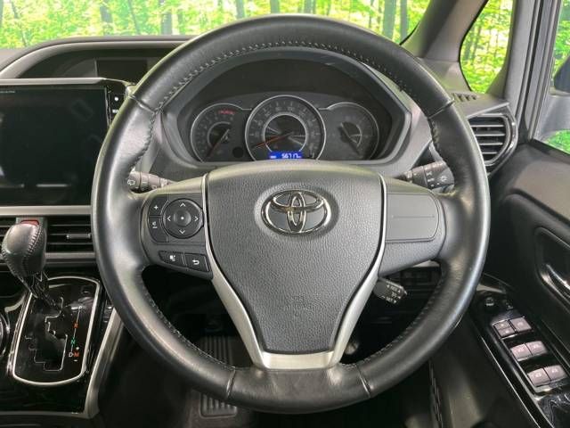 Toyota VOXY 2018-08 17632-12