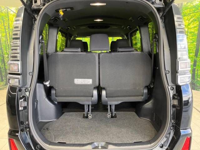Toyota VOXY 2018-08 17632-11