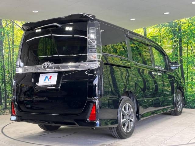 Toyota VOXY 2018-08 17632-18