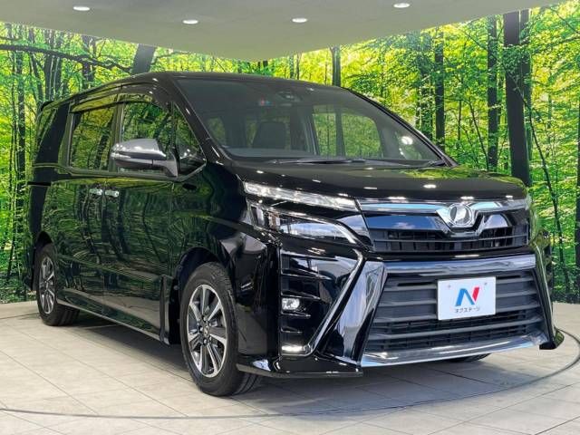 Toyota VOXY 2018-08 17632-17