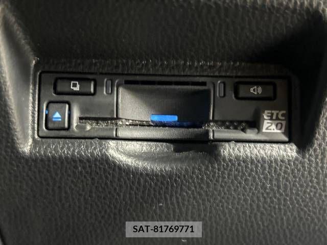 Toyota VOXY HYBRID 2022-04 341930-6