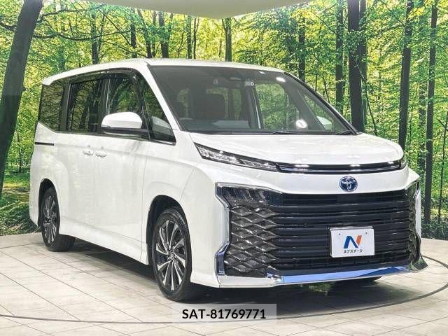 Toyota VOXY HYBRID 2022-04 341930-17