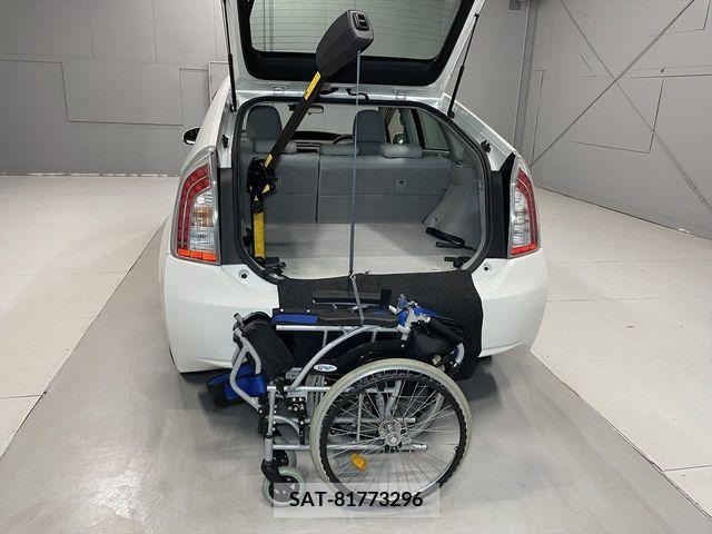 Toyota PRIUS 2012-11 206120-9