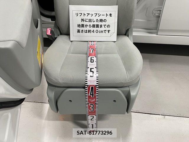 Toyota PRIUS 2012-11 206120-12