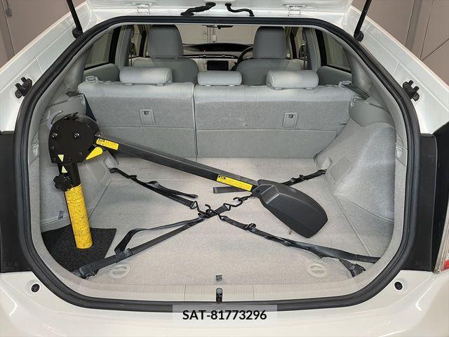 Toyota PRIUS 2012-11 206120-7
