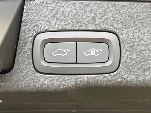 Volvo XC60 2020-03 28434-8