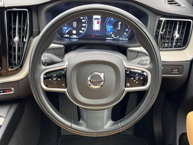 Volvo XC60 2020-03 28434-10