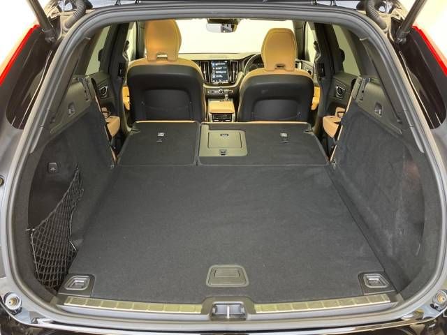 Volvo XC60 2020-03 28434-13