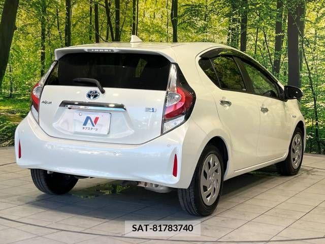 Toyota AQUA 2018-08 356119-17
