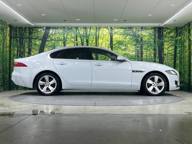 Jaguar XF 2017-10 18159-19